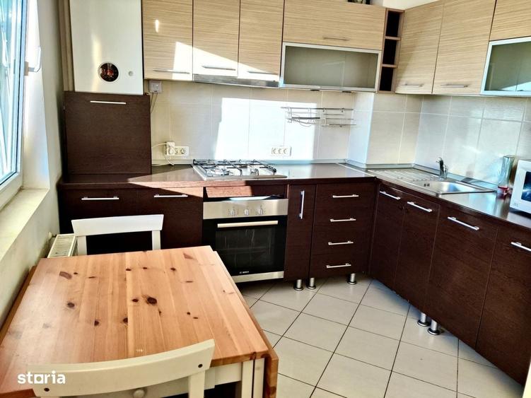 Apartament cu 3 camere decomandat în Aradului