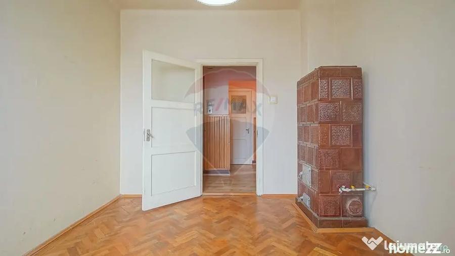 Apartament cu 4 camere decomandat în Dealul Cetății