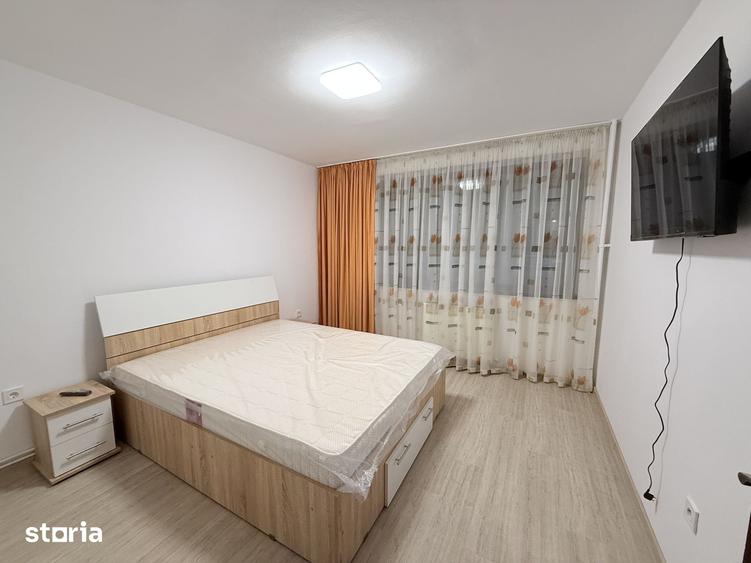 Apartament cu 3 camere decomandat în Cornișa