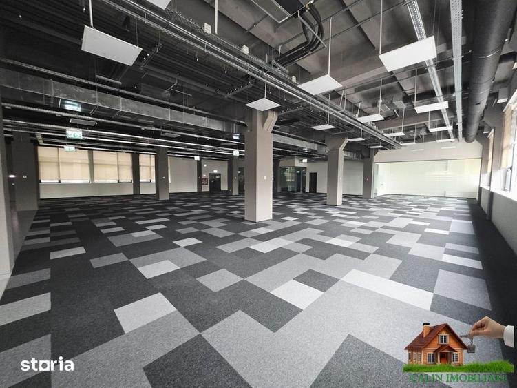 Spațiu comercial, de 1,250 mp, în Baza 3