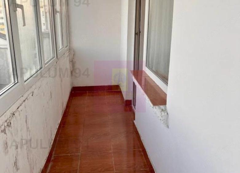 Apartament cu 3 camere decomandat în Sebastian