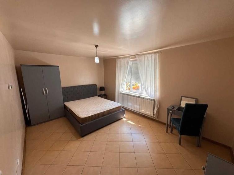 Apartament cu 2 camere decomandat în Precista