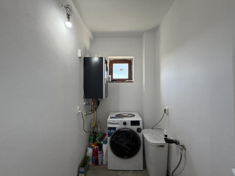 Casă individuală cu 6 camere cu Canalizare în Micești