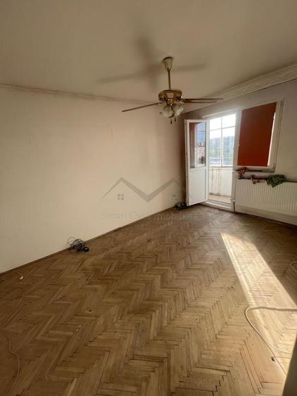 Apartament cu 2 camere decomandat în Podu Roș