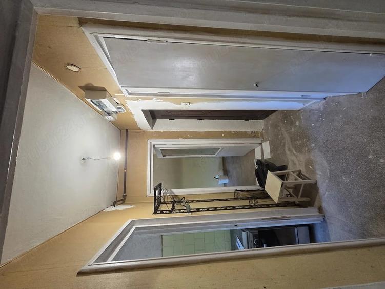 Apartament cu 3 camere semidecomandat în Nord
