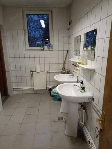Spațiu comercial, de 1,110 mp, în Central