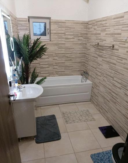 Penthouse cu 3 camere decomandat, mobilat în Berceni