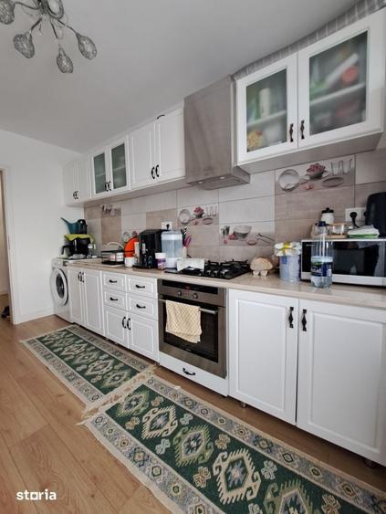 Apartament cu 3 camere decomandat în Recea