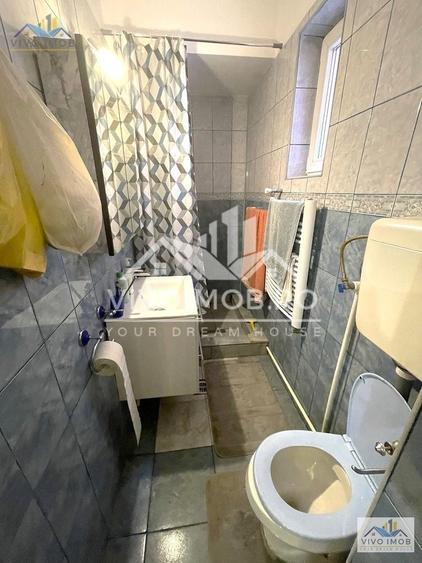 Casă individuală cu 7 camere cu Canalizare în Crângași