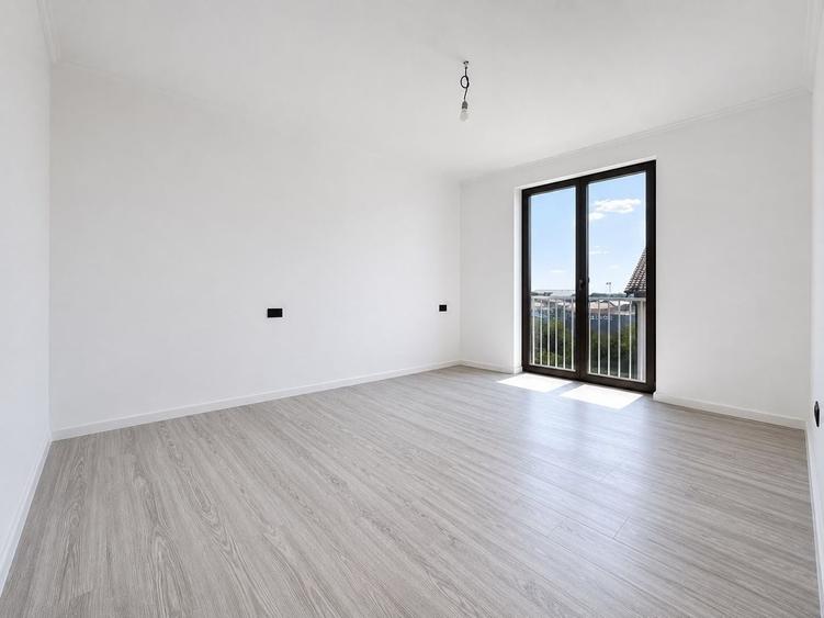 Duplex cu 4 camere cu Canalizare în Moșnița Nouă