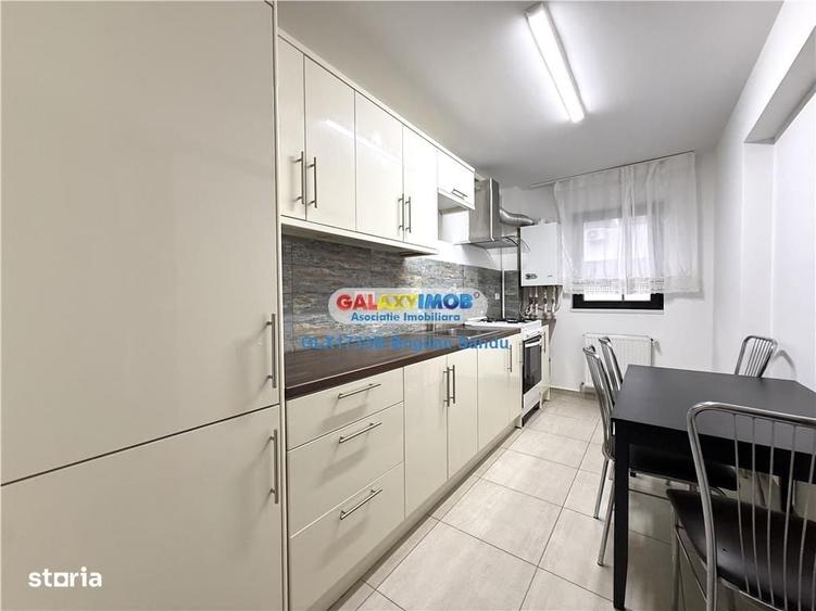 Apartament cu 3 camere decomandat în Roșu