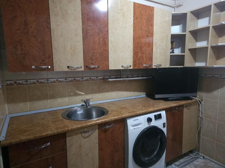 Apartament cu 2 camere decomandat în Malu Roșu
