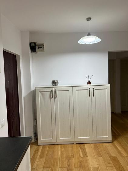 Apartament cu 3 camere decomandat în Liliacului