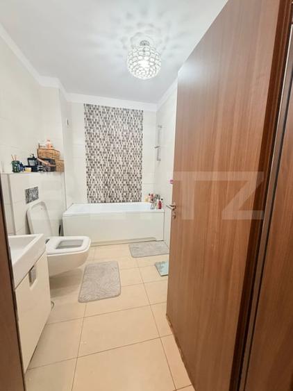 Apartament cu 2 camere semidecomandat, mobilat în Bună Ziua