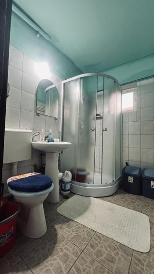 Apartament cu 3 camere decomandat, mobilat în Aradului