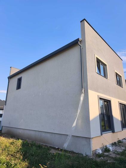 Casă cu 4 camere în Preajba