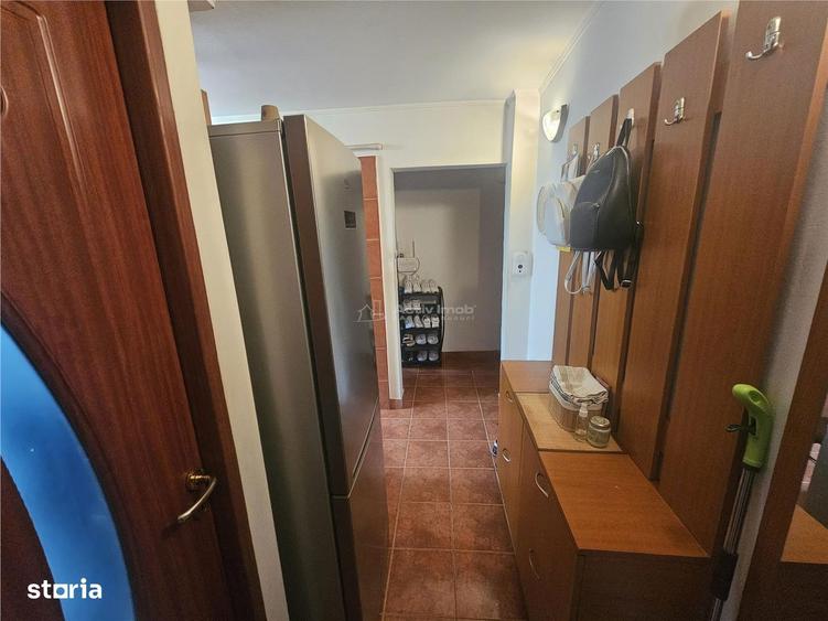 Apartament cu 3 camere, mobilat în Central