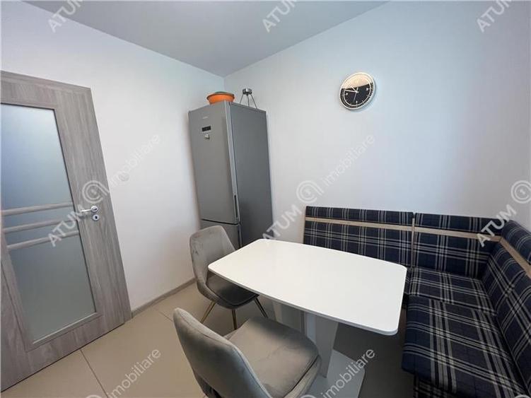 Apartament cu 3 camere decomandat, mobilat în Piața Cluj