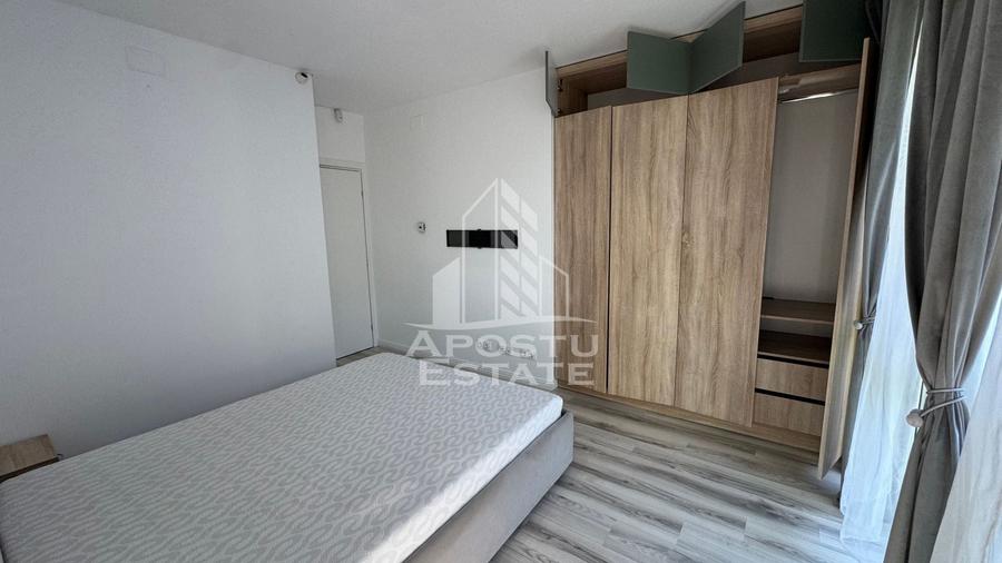 Apartament cu 3 camere semidecomandat în Lipovei