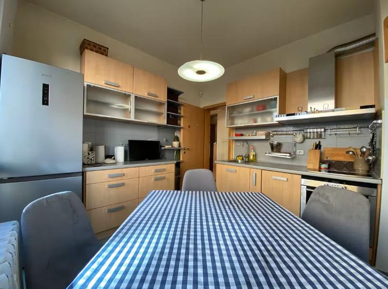 Apartament cu 3 camere decomandat în Militari
