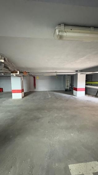 Apartament cu 3 camere semidecomandat, mobilat în Central