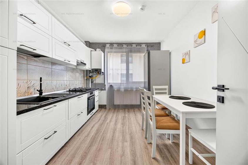 Apartament cu 2 camere decomandat în Tractorul