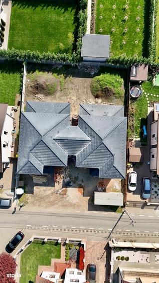 Casă cu 4 camere în Dumbrăvița