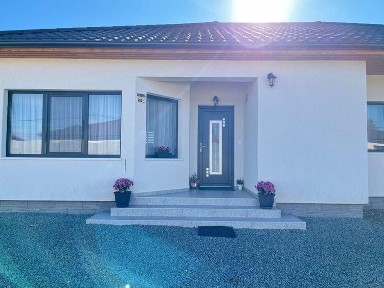 Casă cu 3 camere în Lazuri