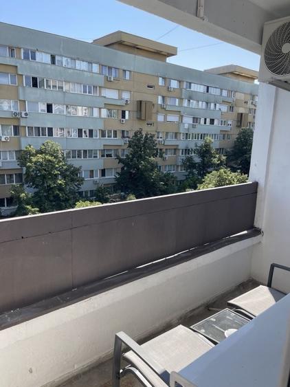 Apartament cu 3 camere în Drumul Taberei