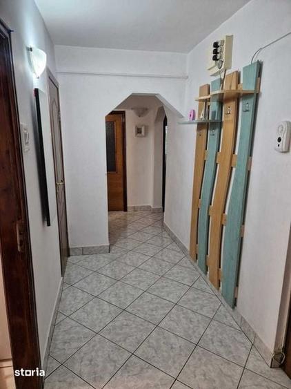 Apartament cu 3 camere decomandat în Traian