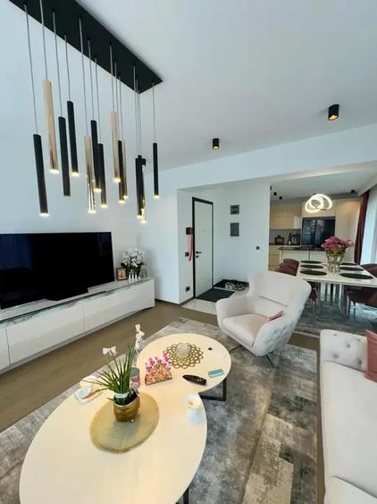 Apartament cu 3 camere decomandat, mobilat în Ultracentral