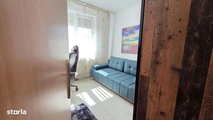 Apartament cu 3 camere semidecomandat în Circumvalațiunii