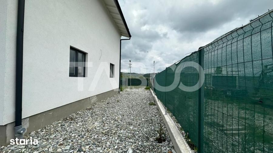 Casa de tip duplex curte libera 195 mp acces 2 strazi Mohu Sibiu - 13