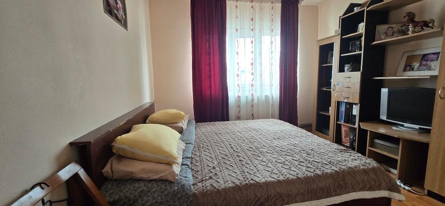 Apartament cu 3 camere decomandat în Micro 11
