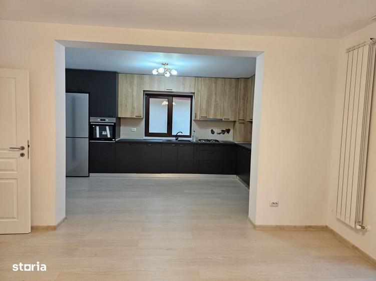 Casă cu 3 camere în Breazu