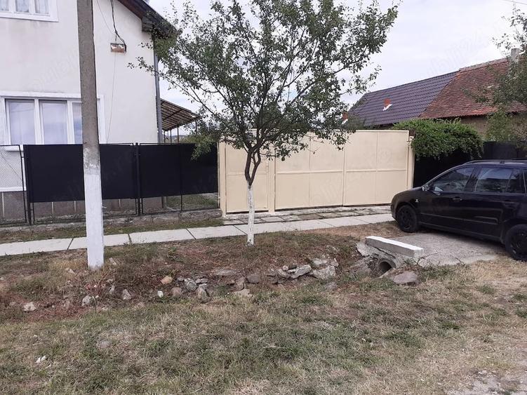 Casă cu Teren 2000 Mp în Central