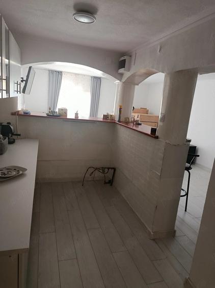 Casă cu 4 camere cu Teren 440 Mp în Central