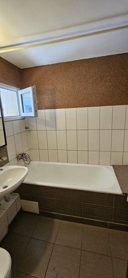 Apartament cu 3 camere decomandat, mobilat în Militari