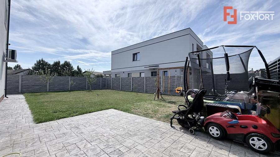 Duplex cu 4 camere cu Teren 271 Mp în Urseni