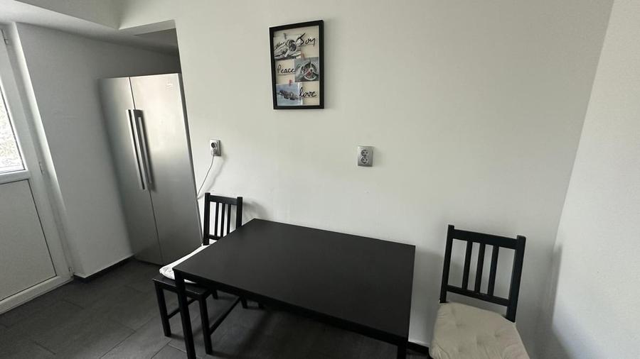 Apartament cu 3 camere decomandat în 13 Septembrie
