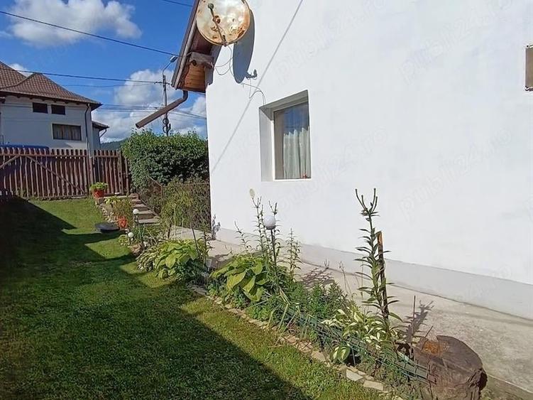 Casă individuală cu 5 camere cu Teren 680 Mp în Central