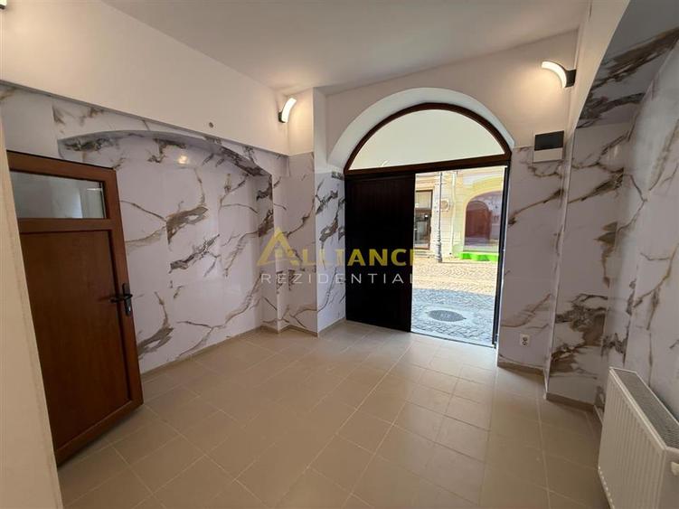 Piata Unirii Apartament tip duplex P+1 50 mp Centru Vechi Complet Renovat - 2