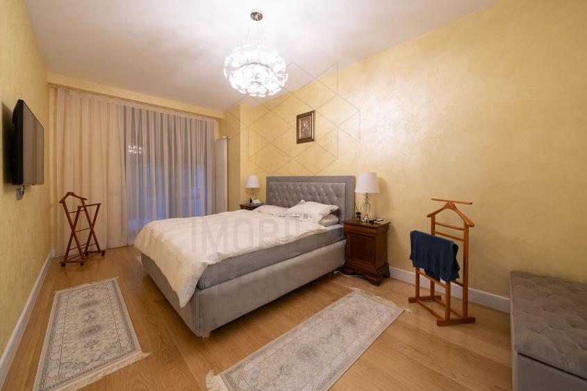 Apartament cu 5 camere decomandat, mobilat în Herăstrău