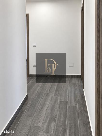 Apartament cu 3 camere decomandat în Tractorul