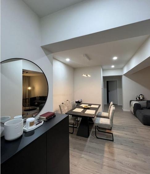 Apartament cu 3 camere semidecomandat, mobilat în Pipera