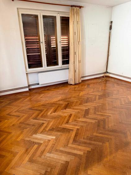 Vand CASA - Codlea, str.T.Vladimirescu, nr.9 jud. Brasov - 7 camere (2 apartamente), pivnita si pod - 6