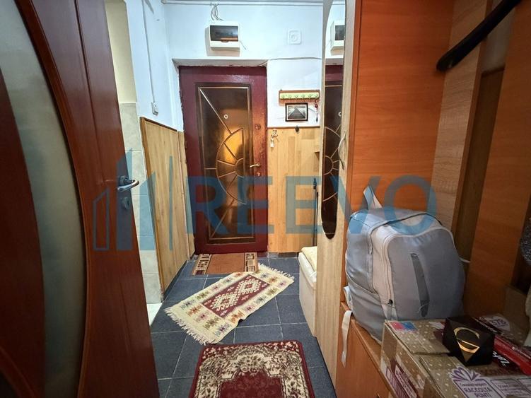 Garsonieră semidecomandată, mobilată în Letea