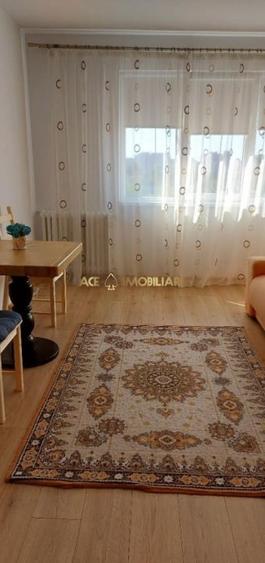 Apartament cu 2 camere semidecomandat, mobilat în Titan