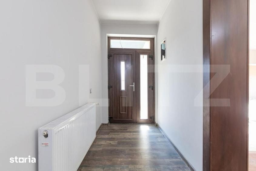 Casă cu 8 camere cu Teren 1600 Mp în Răzvad