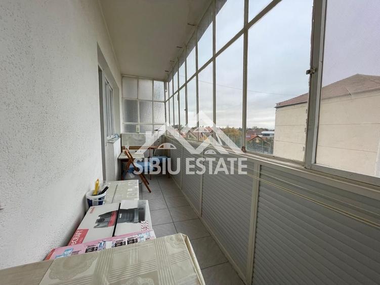 Apartament cu 2 camere decomandat, mobilat în Calea Dumbrăvii